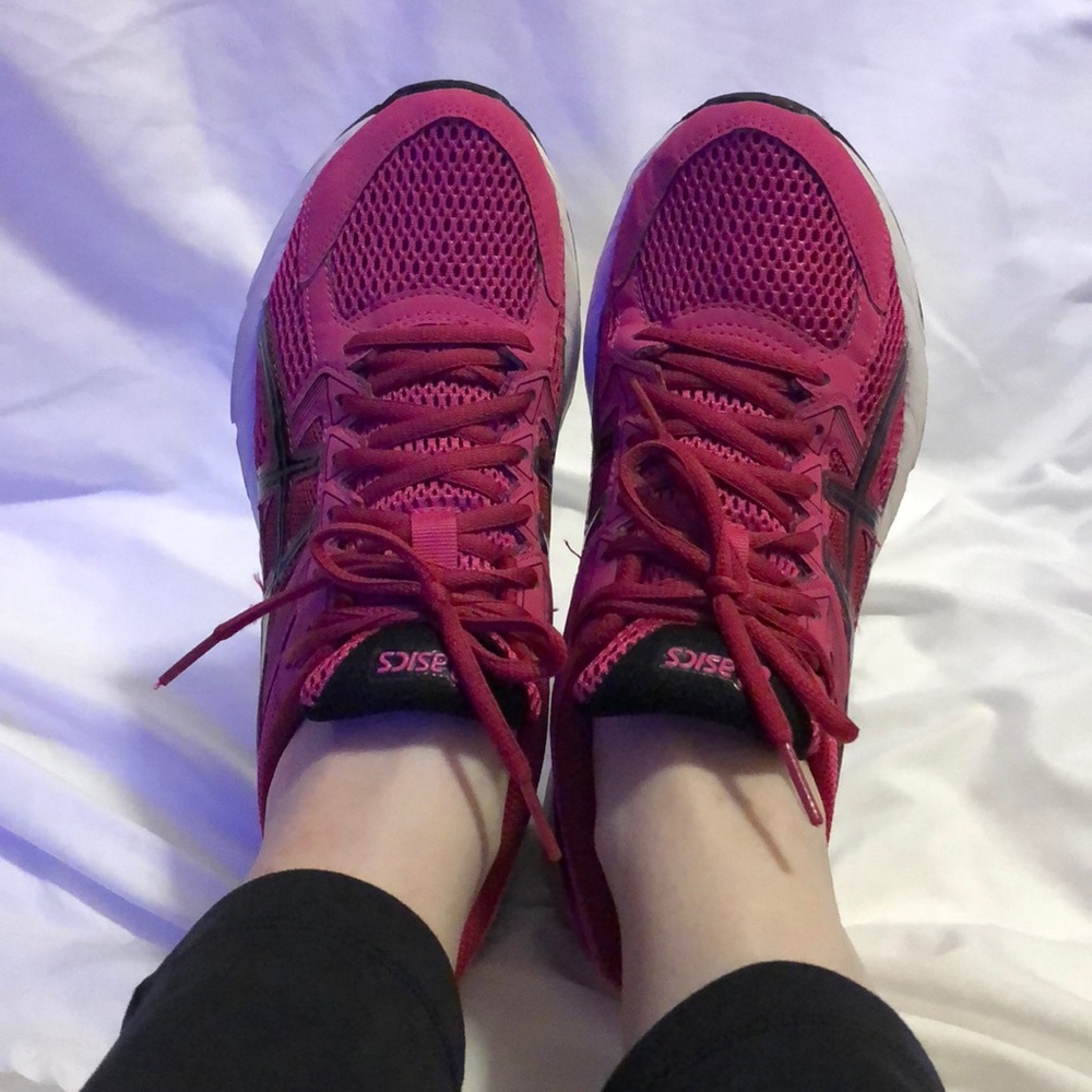 Pink ASICS! Gel Contend 3!